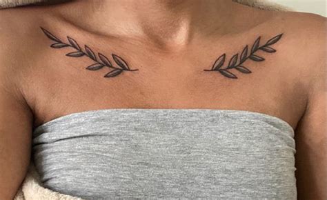 tatuajes en el pecho pequeos para mujeres|Tatuajes para mujeres en el pecho 2024